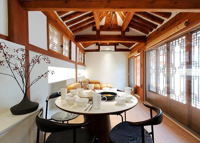 Villa Premium Modern Bukchon Hanok Ubojae 牛步齋 Slow Walk In Bukchon