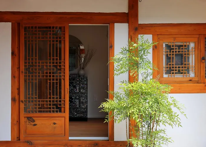 Premium Modern Bukchon Hanok Ubojae 牛步齋 Slow Walk In Bukchon * Seoul