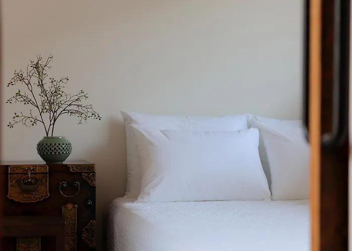 Premium Modern Bukchon Hanok Ubojae 牛步齋 Slow Walk In Bukchon