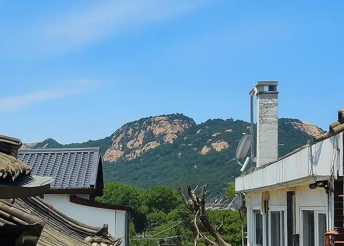Premium Modern Bukchon Hanok Ubojae 牛步齋 Slow Walk In Bukchon * Seoul