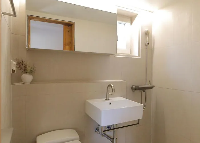 Premium Modern Bukchon Hanok Ubojae 牛步齋 Slow Walk In Bukchon Villa Seoul