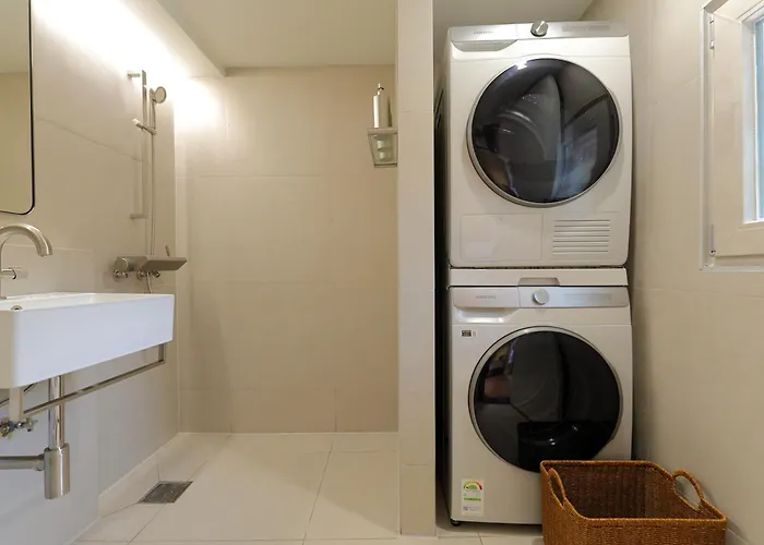 Villa Premium Modern Bukchon Hanok Ubojae 牛步齋 Slow Walk In Bukchon *