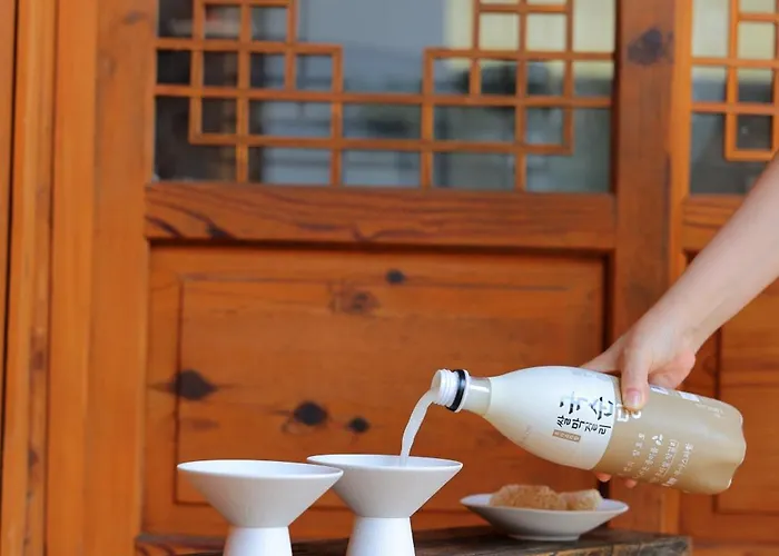 Premium Modern Bukchon Hanok Ubojae 牛步齋 Slow Walk In Bukchon Villa