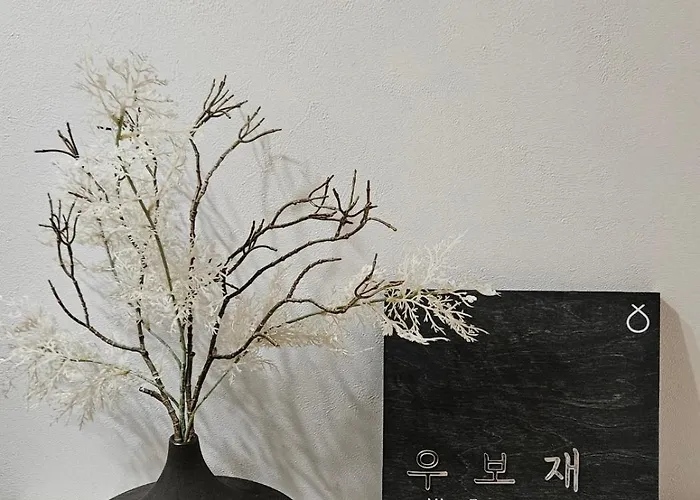 Villa Premium Modern Bukchon Hanok Ubojae 牛步齋 Slow Walk In Bukchon Seoul