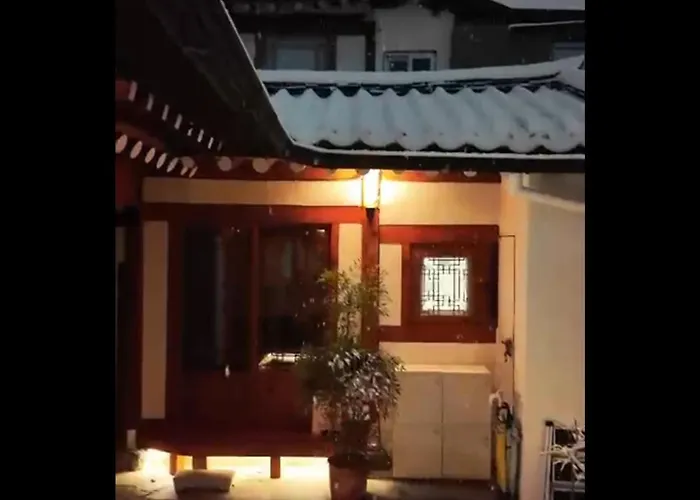 Villa Premium Modern Bukchon Hanok Ubojae 牛步齋 Slow Walk In Bukchon *